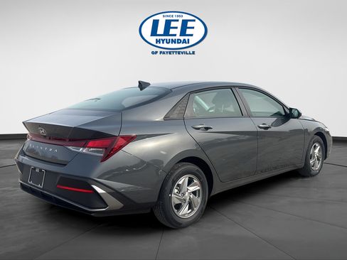 Certified 2026 Hyundai Elantra SE FWD image 7