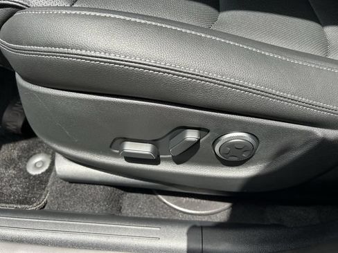 New 2026 Genesis GV70 2.5T Select AWD/4WD image 25