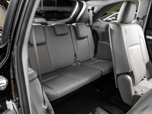 Used 2018 Toyota Highlander XLE FWD image 40