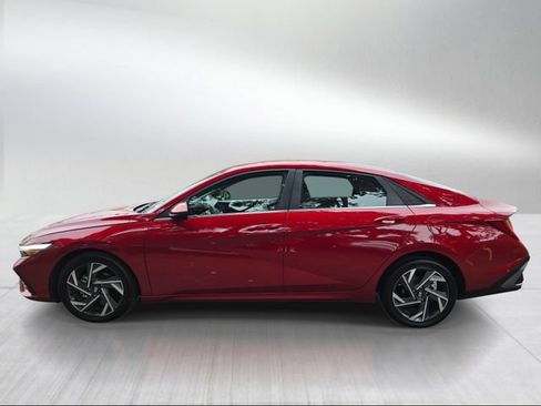 Certified 2025 Hyundai Elantra SEL FWD image 6
