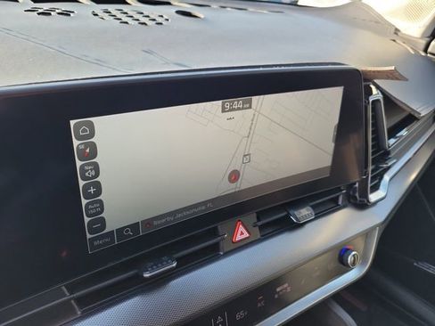 Used 2024 Kia Sportage SX image 24