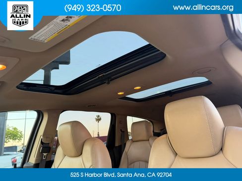 Used 2012 Chevrolet Traverse LTZ image 17