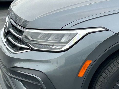 Used 2022 Volkswagen Tiguan SE image 11