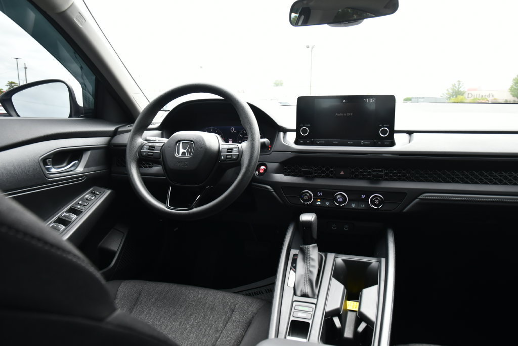 Used 2023 Honda Accord LX image 23