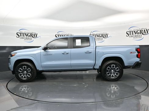 Used 2025 Chevrolet Colorado Z71 w/ Technology Package AWD/4WD image 4