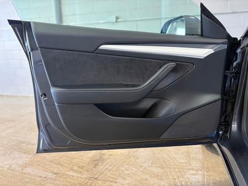Used 2023 Tesla Model 3 Standard Range image 21