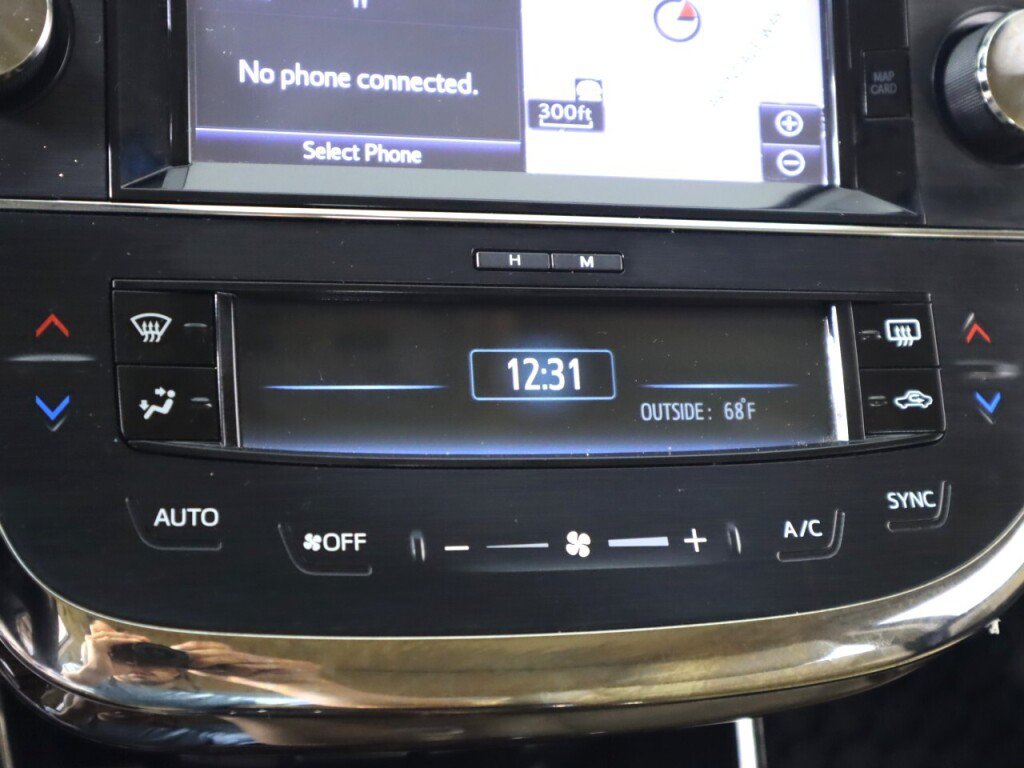 Used 2015 Toyota Avalon Limited FWD image 22