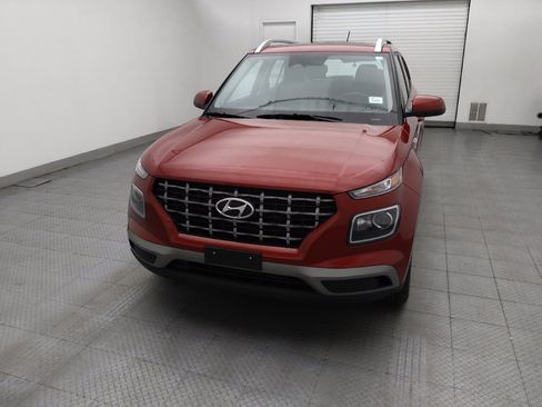 Used 2025 Hyundai Venue SEL FWD image 15