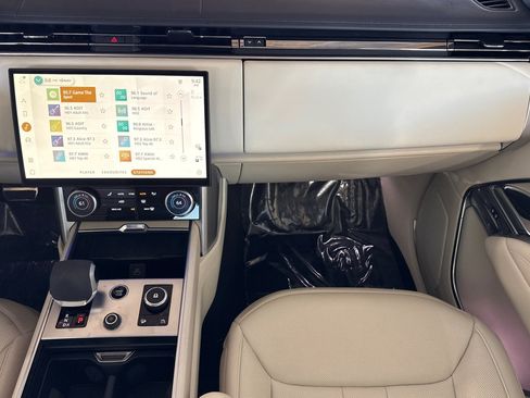 Used 2023 Land Rover Range Rover Autobiography AWD/4WD image 22