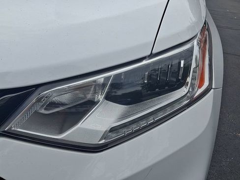 Used 2020 Chevrolet Traverse Premier w/ Redline Edition AWD/4WD image 9