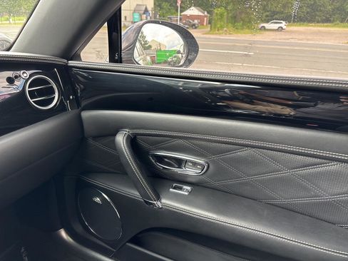 Used 2014 Bentley Flying Spur W12 image 29