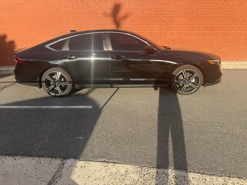 Used 2025 Honda Accord Sport image 2