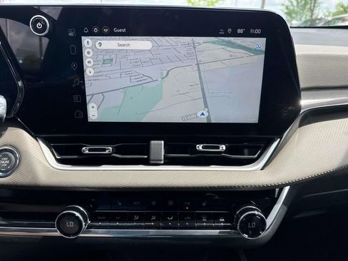 New 2026 Chevrolet Equinox LT w/ Convenience Package II FWD image 25