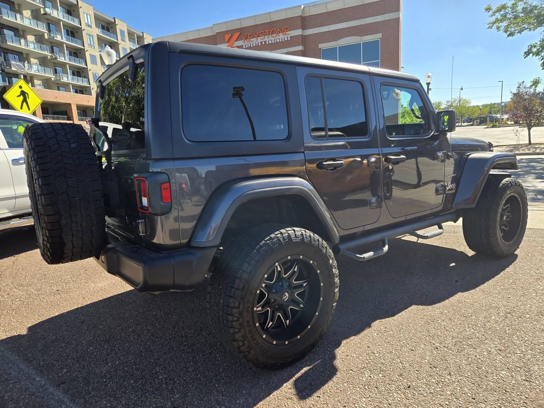 Used 2019 Jeep Wrangler Unlimited Sahara AWD/4WD image 9
