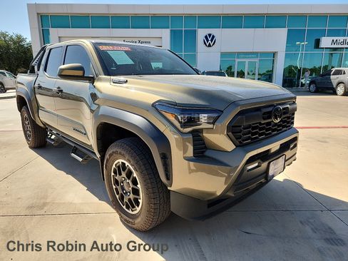 Used 2024 Toyota Tacoma TRD Off-Road AWD/4WD image 1