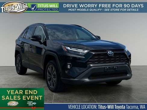 Used 2022 Toyota RAV4 XLE Premium image 1