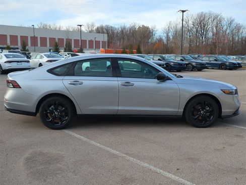 New 2025 Honda Accord SE image 15
