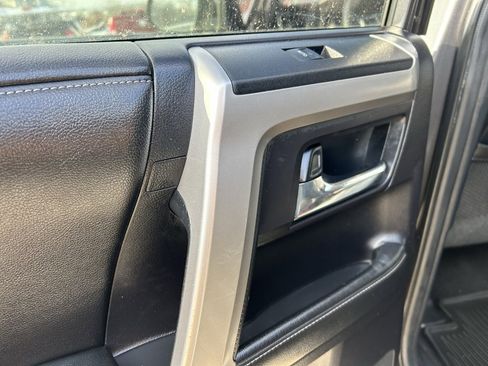Used 2014 Toyota 4Runner Limited image 26