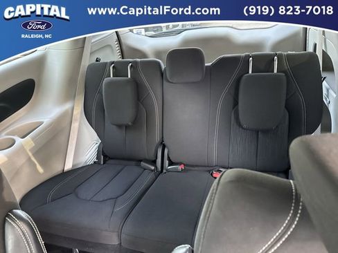 Used 2024 Chrysler Voyager LX image 18