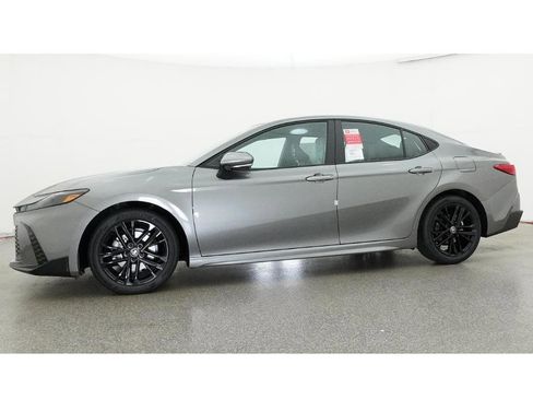 New 2026 Toyota Camry SE image 18