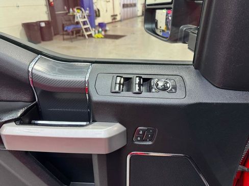 Used 2019 Ford F150 Lariat w/ Equipment Group 502A Luxury AWD/4WD image 21