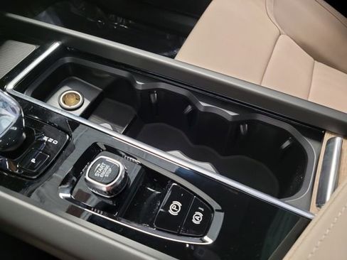 New 2026 Volvo XC60 B5 Plus w/ Climate Package image 19