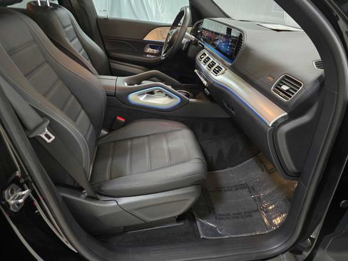 Certified 2025 Mercedes-Benz GLS 450 4MATIC image 11