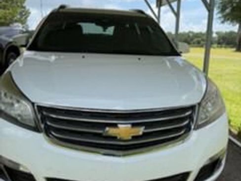 Used 2017 Chevrolet Traverse LT w/ Style and Technology Package FWD image 10