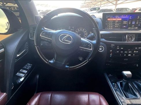 Used 2020 Lexus LX 570 4WD w/ Luxury Package image 7