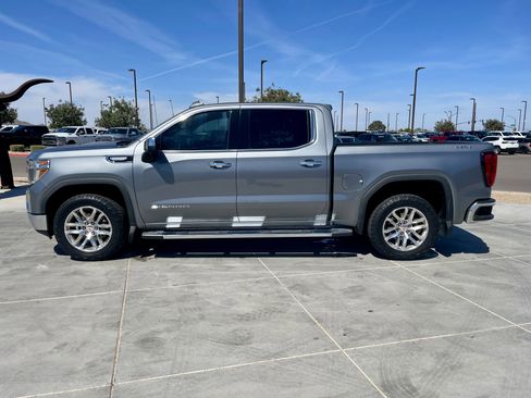 Used 2020 GMC Sierra 1500 SLT image 2