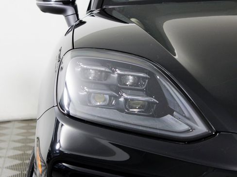 New 2026 Porsche Cayenne Coupe image 11