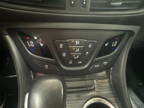 Used 2017 Buick Envision Essence AWD/4WD image 29