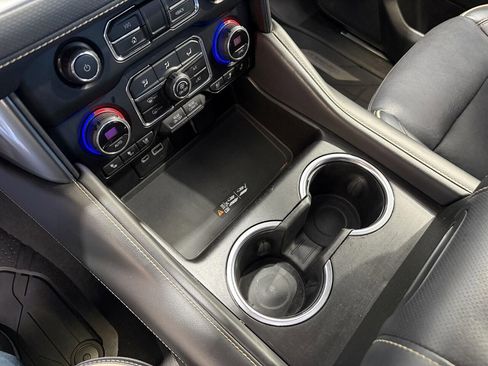 Used 2021 Chevrolet Tahoe Premier w/ Premium Package image 19