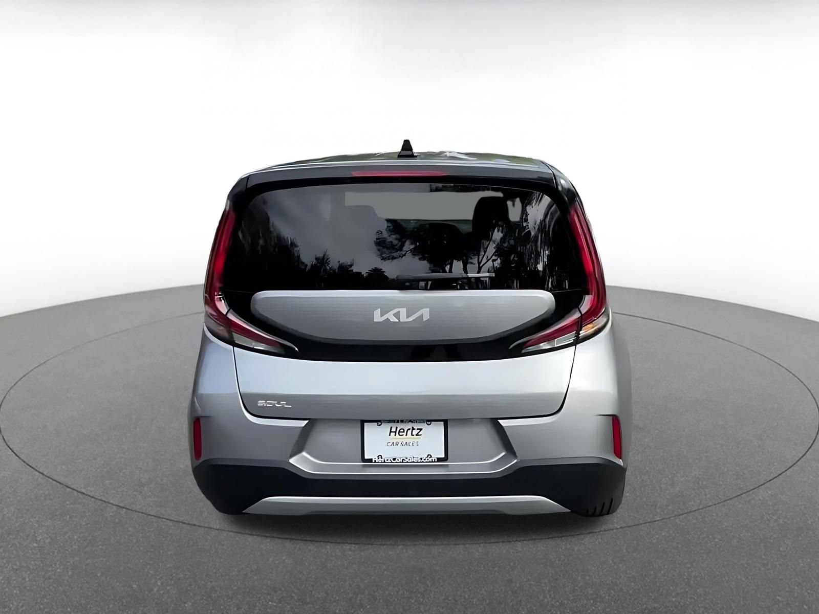 Used 2025 Kia Soul LX w/ LX Technology Package FWD image 12