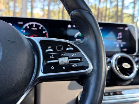 Used 2021 Mercedes-Benz GLA 250 4MATIC image 25