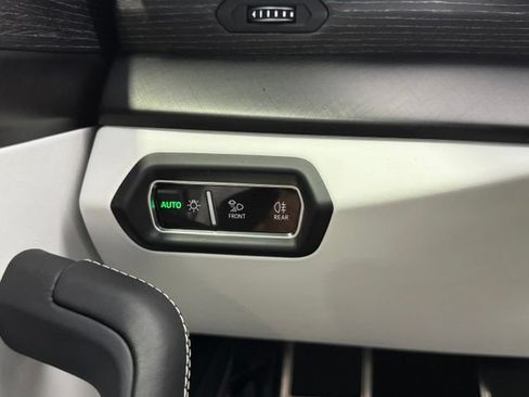 Used 2021 Lamborghini Urus AWD/4WD image 16