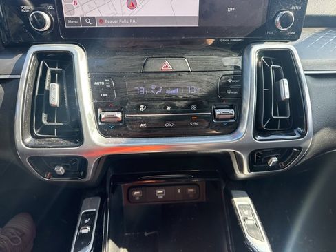 Used 2022 Kia Sorento SX image 16