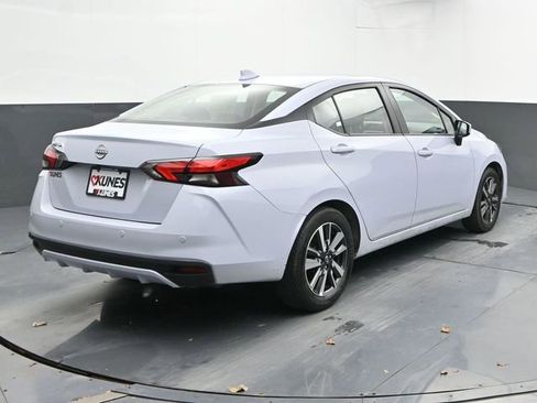 Used 2025 Nissan Versa SV image 9