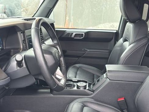 Used 2025 Ford Bronco Badlands image 29