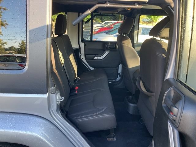 Used 2017 Jeep Wrangler Unlimited Sahara AWD/4WD image 31