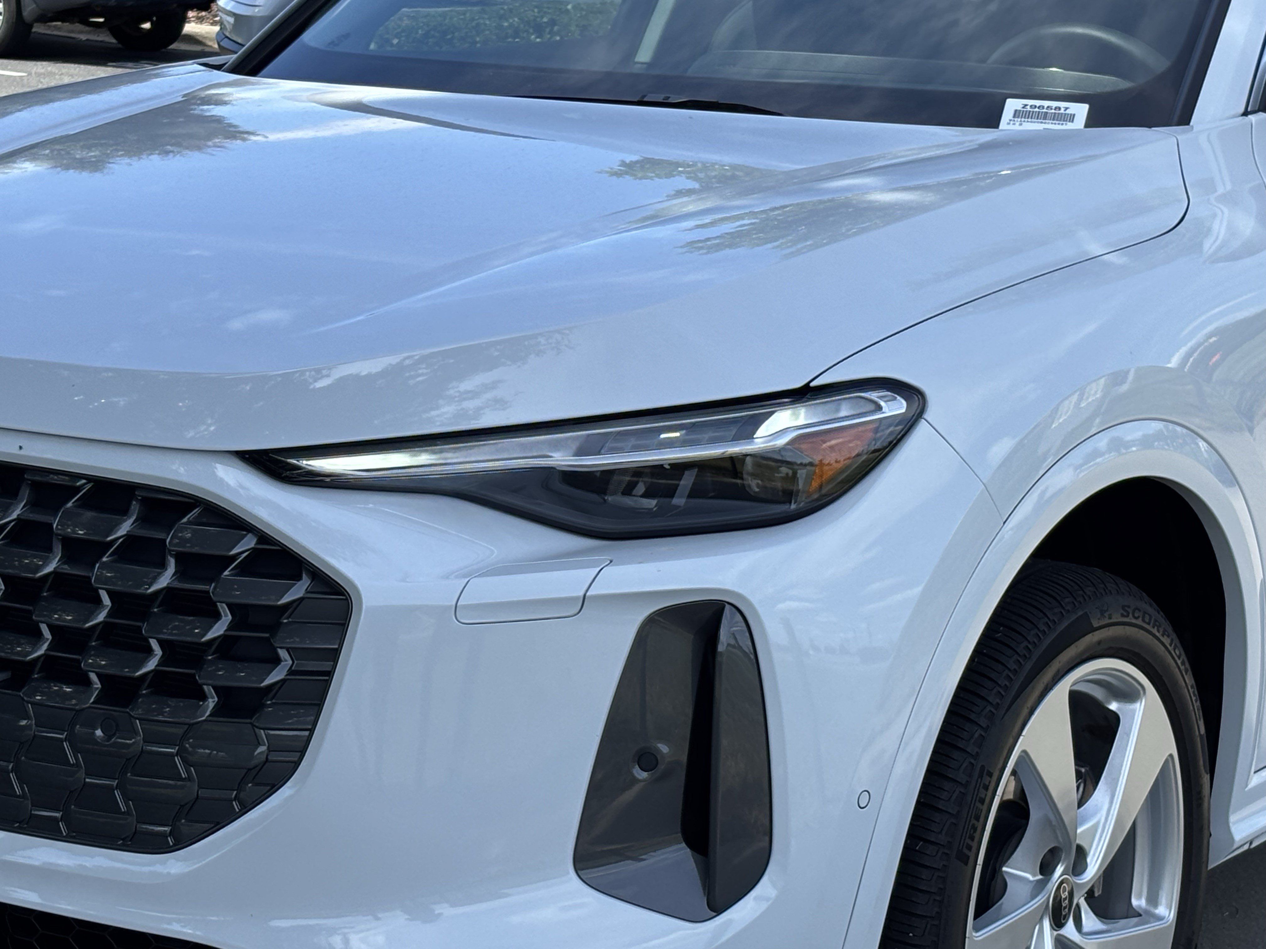 Certified 2025 Audi Q5 Premium AWD/4WD image 6
