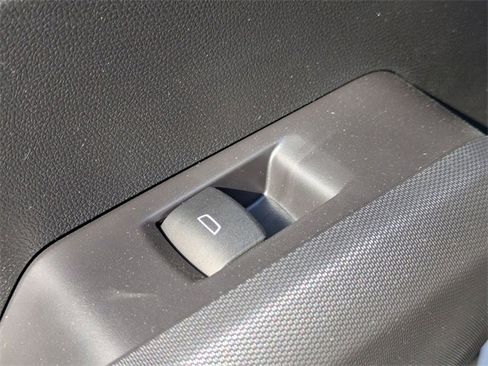 New 2025 Chevrolet Colorado LT w/ LT Convenience Package image 25