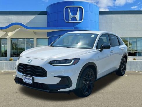 Used 2025 Honda HR-V Sport image 3