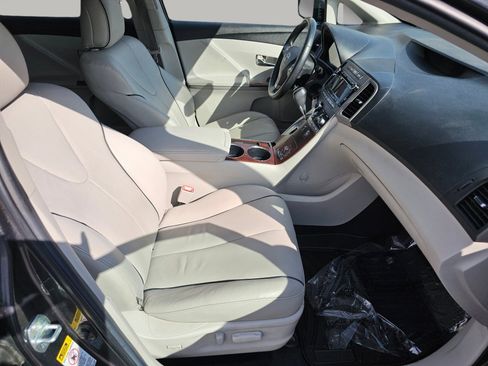 Used 2010 Toyota Venza Limited image 23