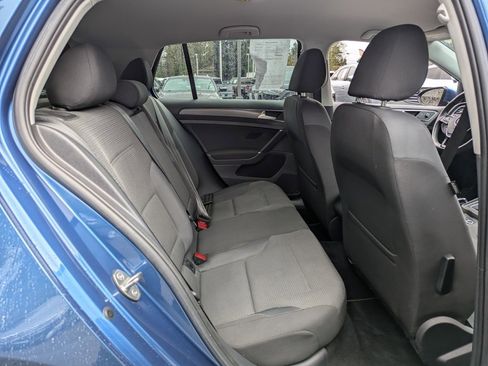 Used 2019 Volkswagen Golf S image 28