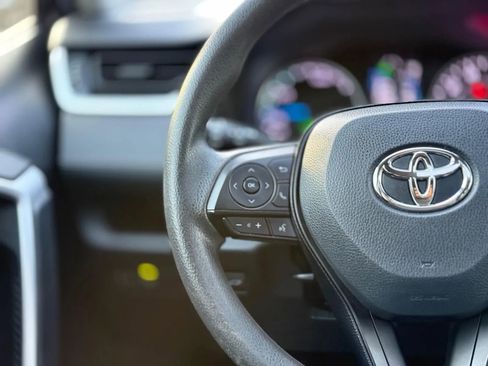 Used 2021 Toyota RAV4 XLE w/ Convenience Package AWD/4WD image 22