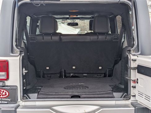 Certified 2016 Jeep Wrangler Unlimited Sahara w/ Dual Top Group image 5