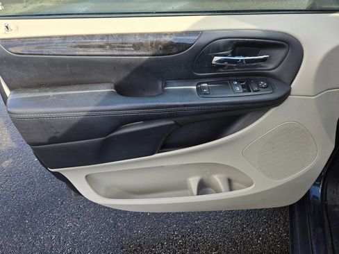 Used 2014 Dodge Grand Caravan American Value Package image 17