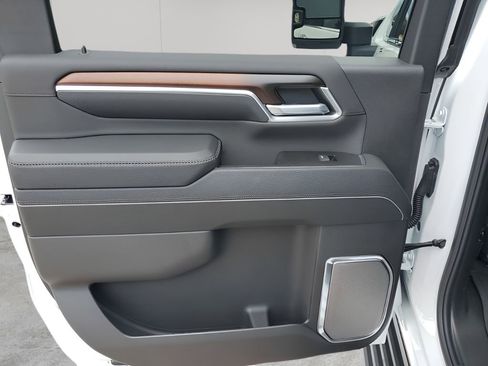 New 2026 GMC Sierra 2500 Denali w/ Technology Package image 17