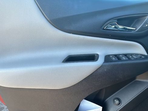 Used 2019 Chevrolet Equinox LT image 14